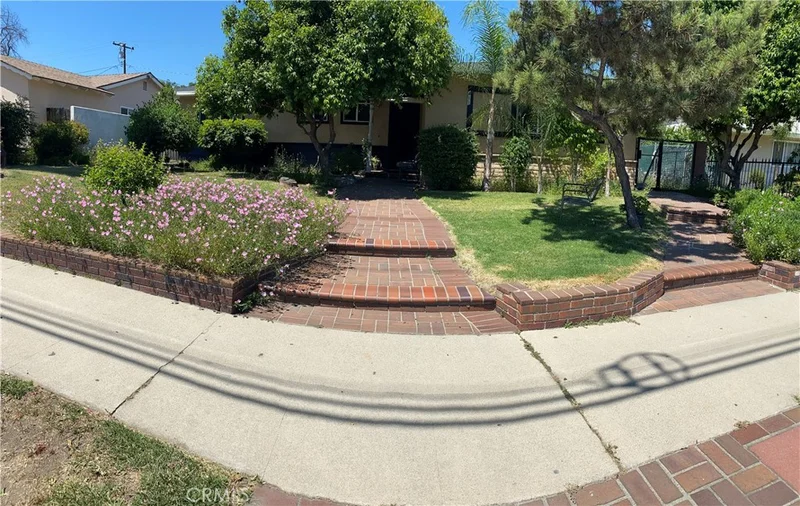 411 La Verne, Pomona, CA 91767