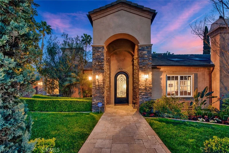 11882 Outlook, North Tustin, CA 92705