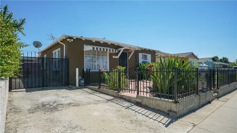 864 E Lincoln Street, Carson, CA 90745