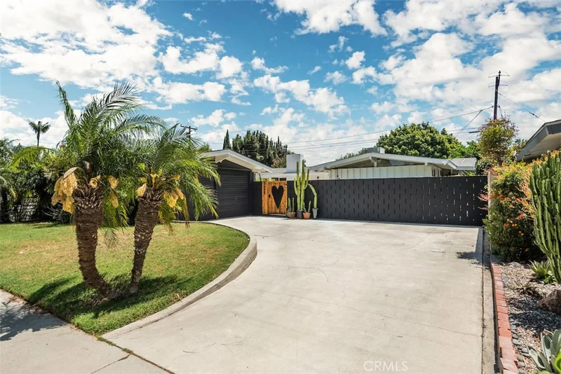 3008 Volk, Long Beach, CA 90808