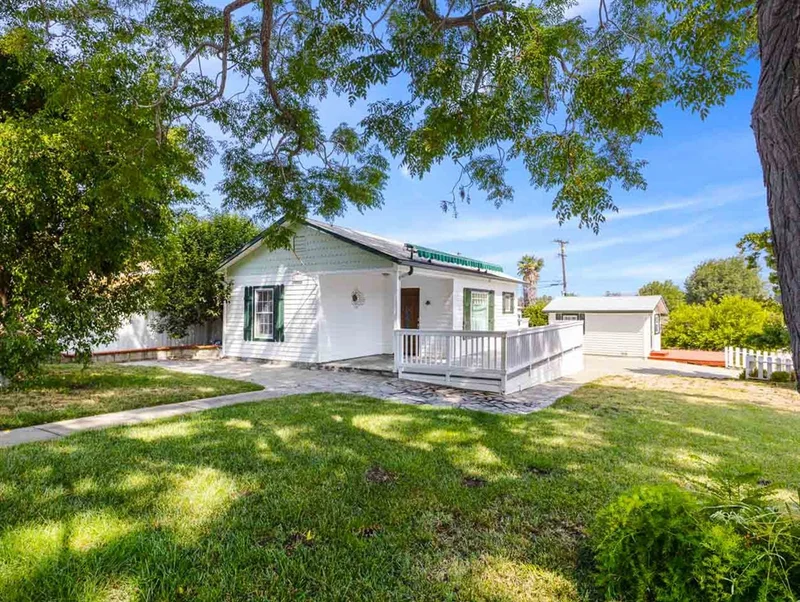 1160 4th Avenue, Escondido, CA 92025