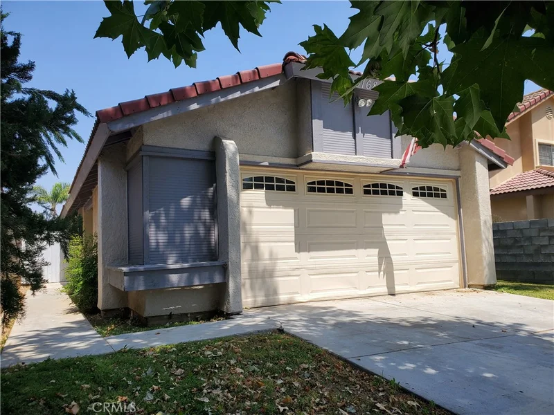 6168 Lakaren, Jurupa Valley, CA 92509