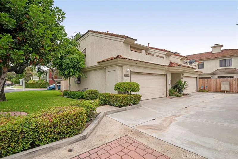 11508 216th, Lakewood, CA 90715