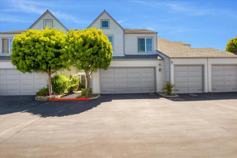 102 Skipjack Ln, Foster City, CA 94404