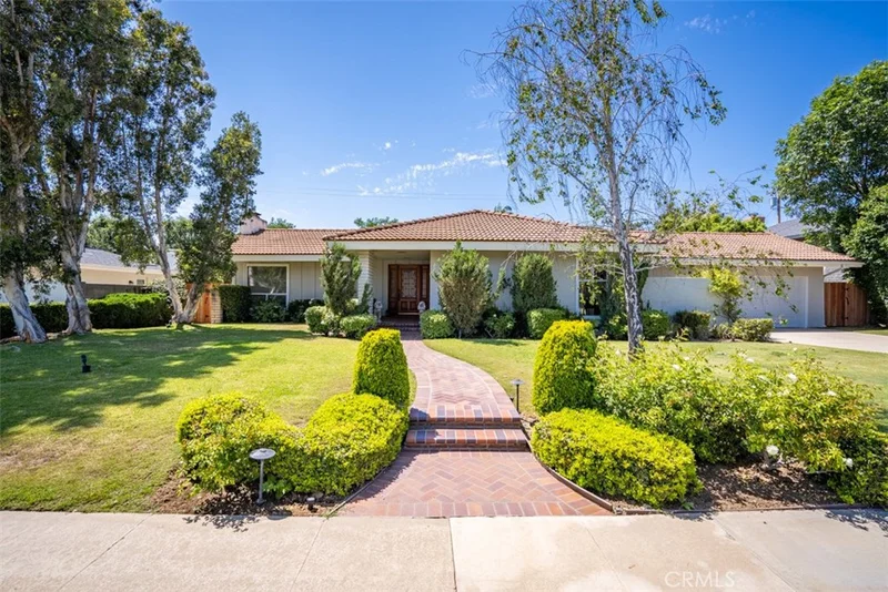 12411 La Bella, North Tustin, CA 92705