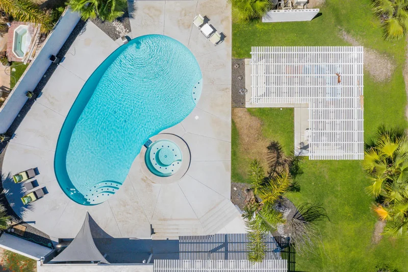 1162 El Escudero, Palm Springs, CA 92262
