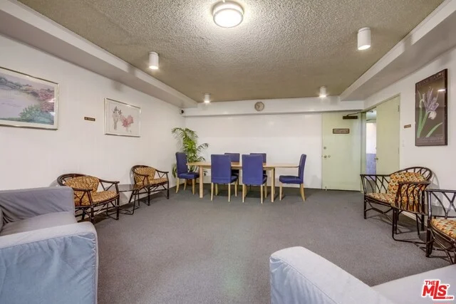 1230 Sweetzer #202, West Hollywood, CA 90069