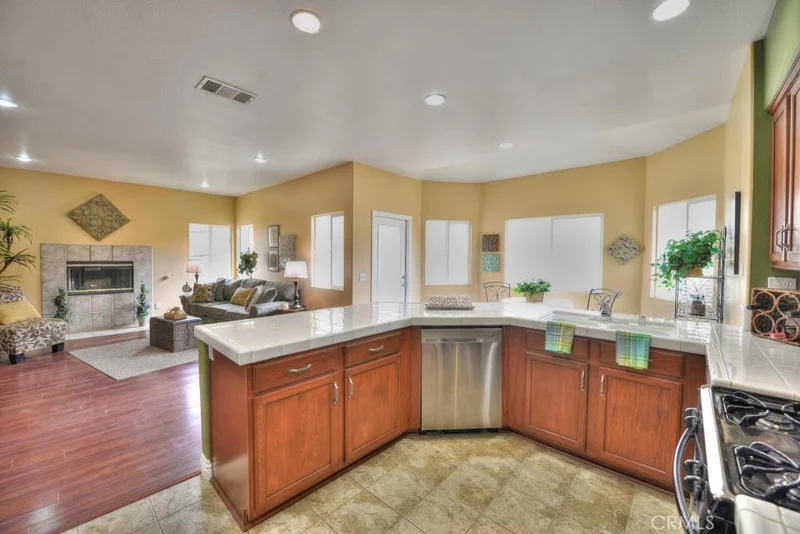 19072 Consul, Riverside, CA 92881
