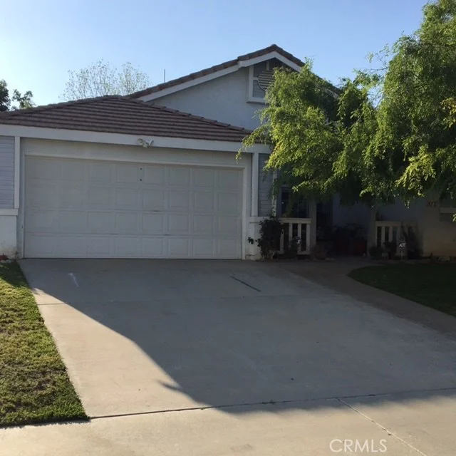 872 Shana, Perris, CA 92570