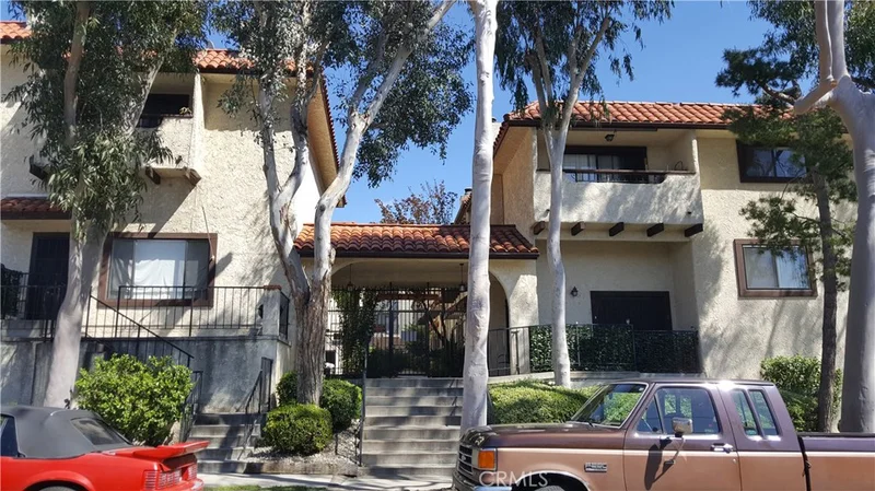 10142 Samoa #3, Tujunga, CA 91042