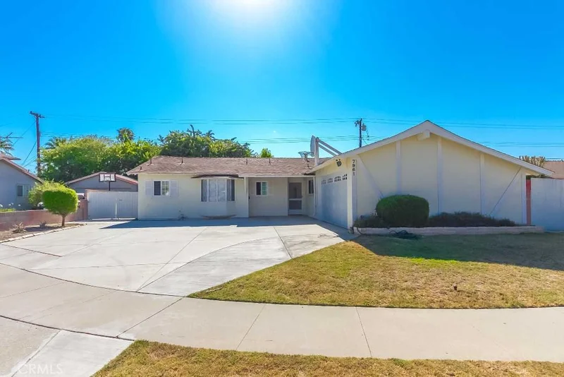 7961 La Corona, Buena Park, CA 90620