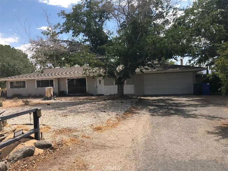 19075 Tecumseh, Apple Valley, CA 92307