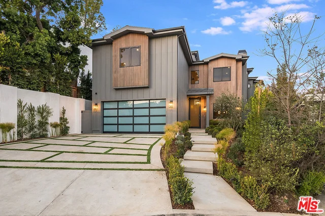 562 Greencraig, Los Angeles, CA 90049