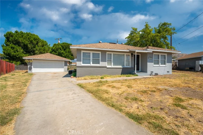 26870 Hillview, Highland, CA 92346