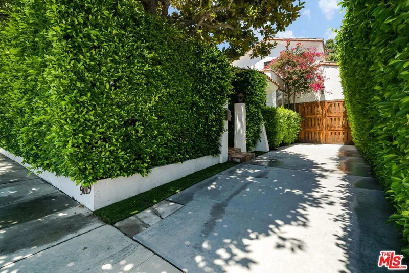 9019 Dorrington, West Hollywood, CA 90048