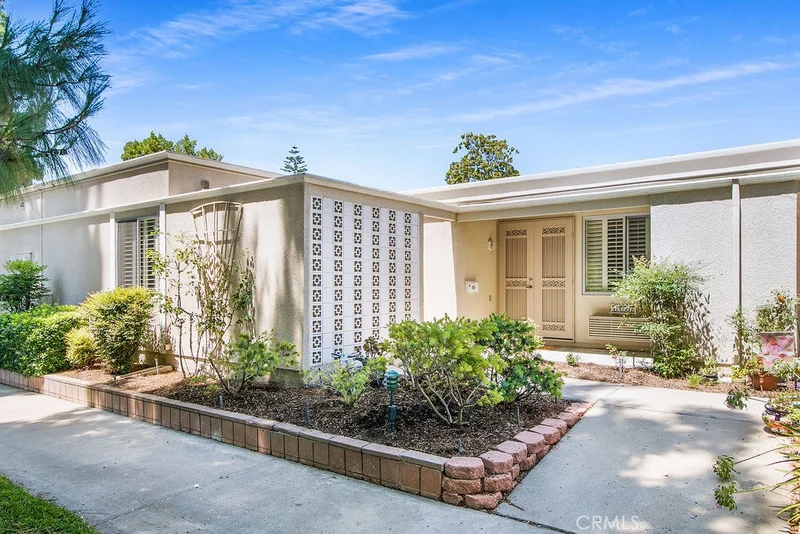 422 Avenida Castilla #C, Laguna Woods, CA 92637