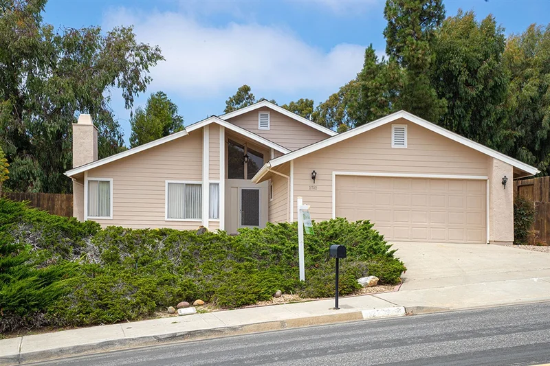 2732 Chestnut Ave, Carlsbad, CA 92010