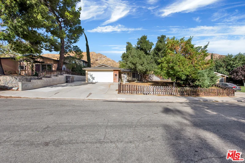 29830 Wisteria Valley, Canyon Country, CA 91387