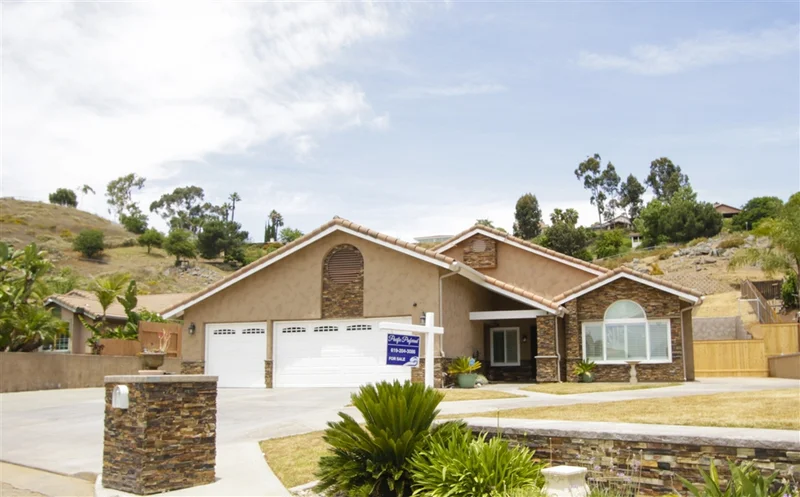 9115 Canyon Park Ter, Santee, CA 92071
