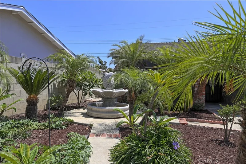 513 King, Santa Ana, CA 92704