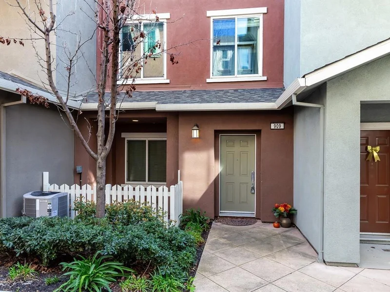 909 Alta Mar Terrace, San Jose, CA 95126