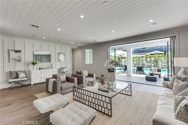 5631 Ventura Canyon, Valley Glen, CA 91401