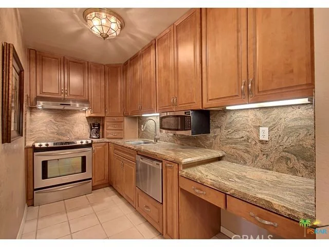 550 Villa #112, Palm Springs, CA 92262