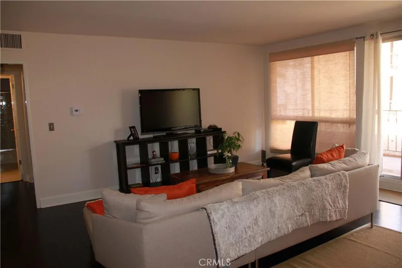 1127 Del Mar #127, Pasadena, CA 91106