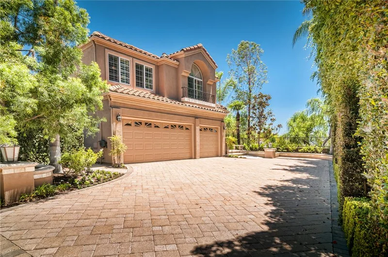 25782 Carlson, Laguna Hills, CA 92653