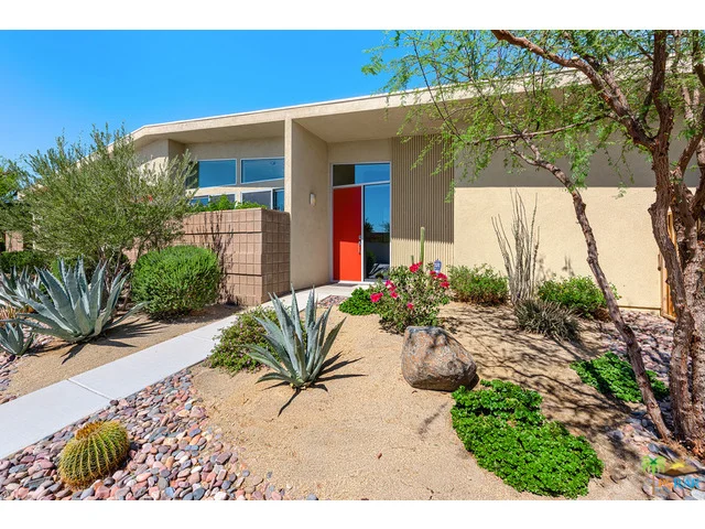2700 Alexander Club, Palm Springs, CA 92262