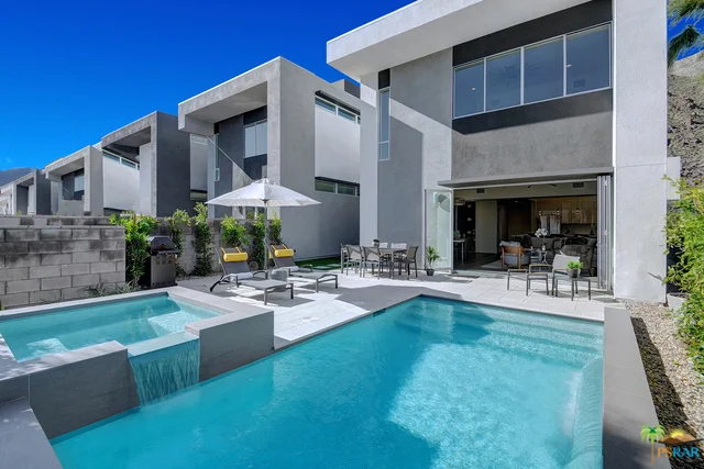 1242 Surrey, Palm Springs, CA 92264