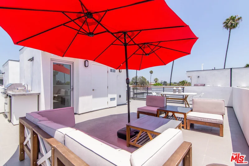 6138 Lexington, Los Angeles, CA 90038