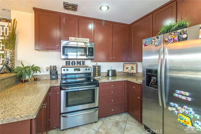 43085 Delaware, Palm Desert, CA 92211