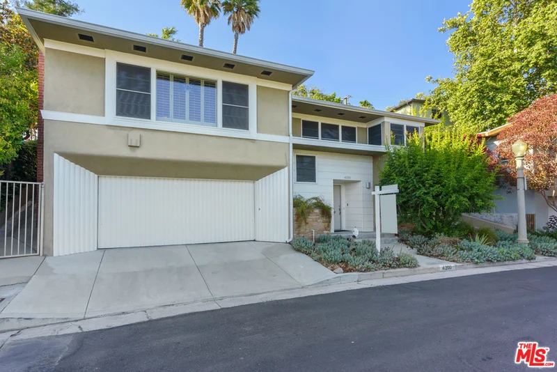 4200 Holly Knoll, Los Angeles, CA 90027