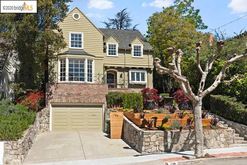 796 Rosemount Rd, Oakland, CA 94610