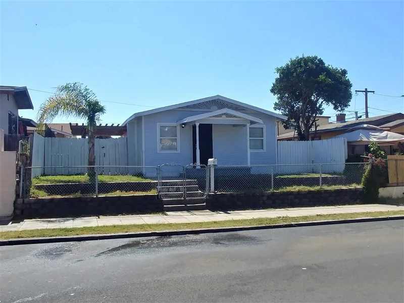 417 Evans, San Diego, CA 92113