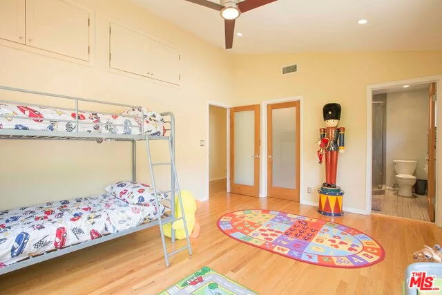 10446 Seabury, Los Angeles, CA 90077