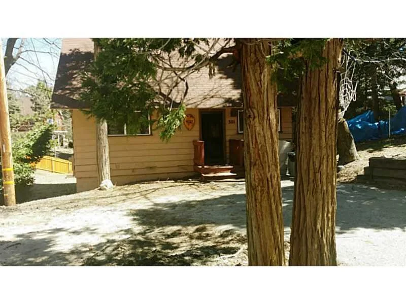 301 Chipmunk, Lake Arrowhead, CA 92352