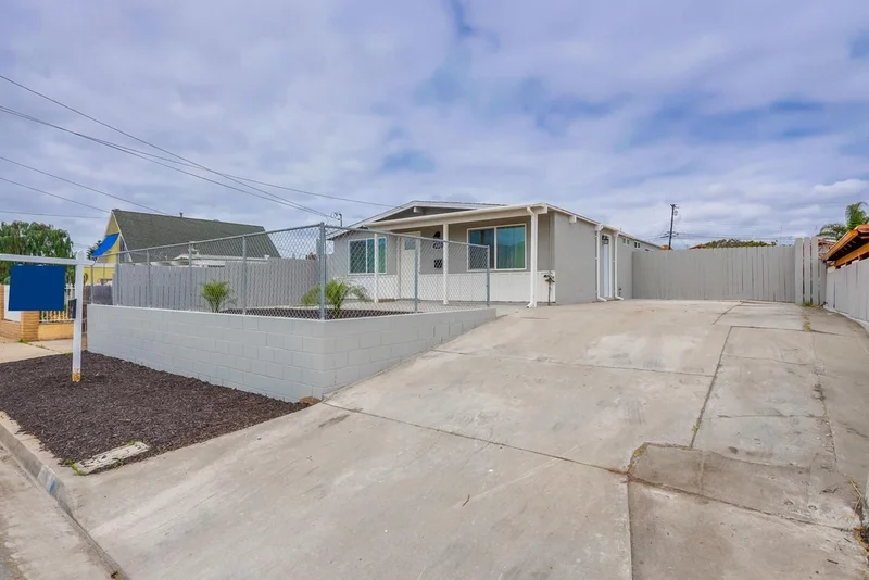 622 Clamath St, Spring Valley, CA 91977