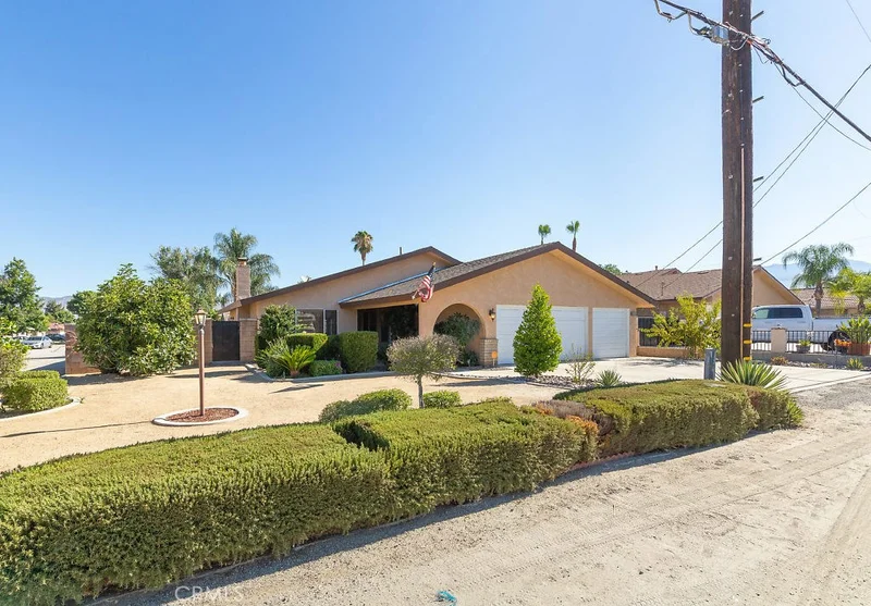 42168 Mayberry Ave, Hemet, CA 92544