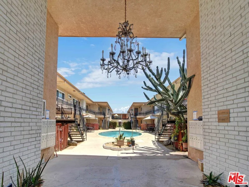 5232 Corteen #9, Valley Village, CA 91607
