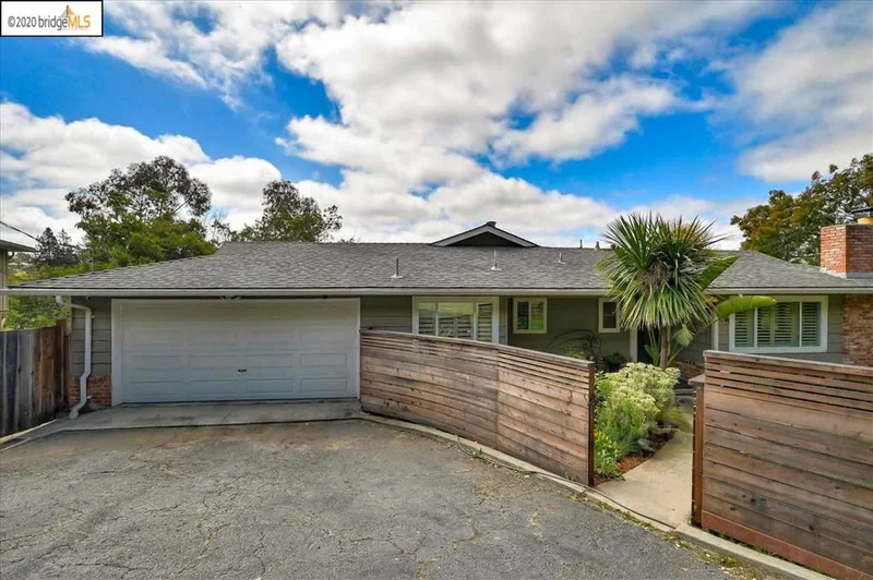 4214 Oak Hill Rd, Oakland, CA 94605