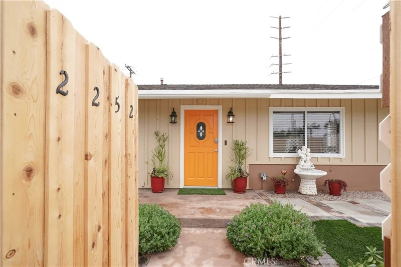 2252 Rutgers, Costa Mesa, CA 92626