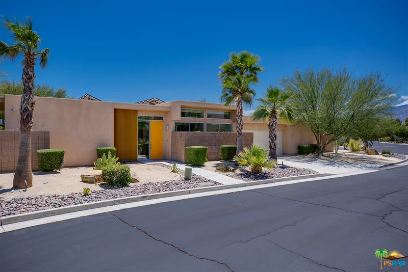 2710 Alexander Club, Palm Springs, CA 92262