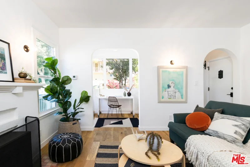 1126 Edgeware #1/2, Los Angeles, CA 90026