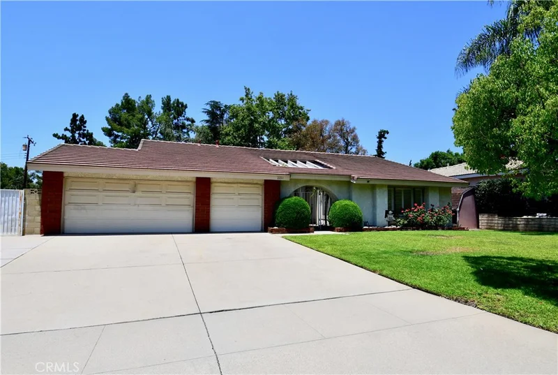 2251 Grand, Claremont, CA 91711