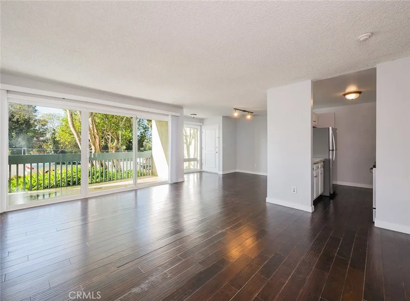 904 Camino Real #106, Redondo Beach, CA 90277