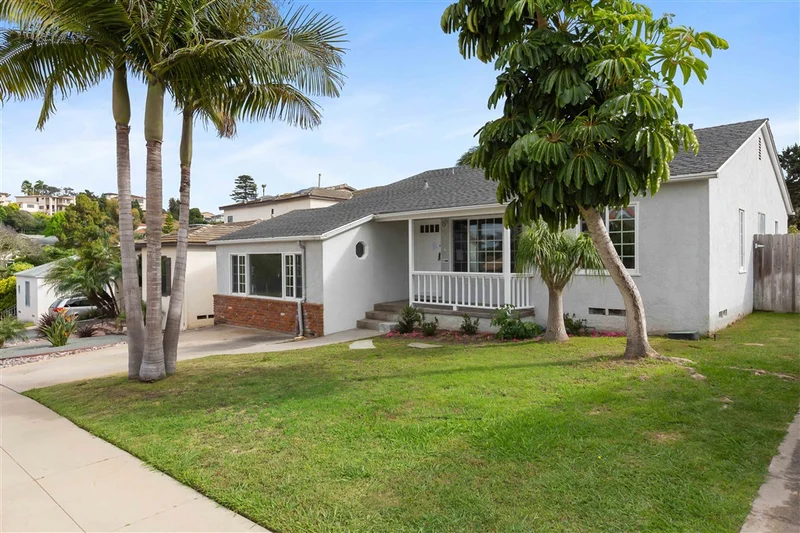 4221 Narragansett Ave., San Diego, CA 92107