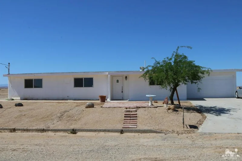 1042 La Guardia, Salton City, CA 92275