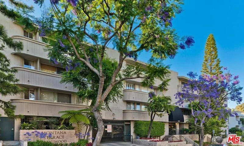 11645 Montana #317, Los Angeles, CA 90049